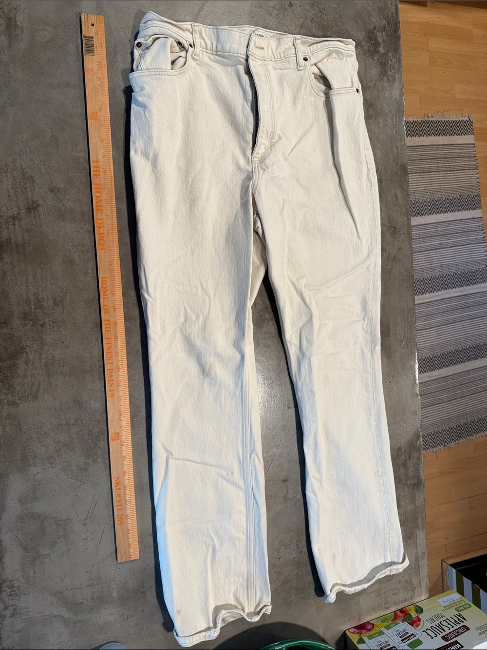 Abercrombie & Fitch Straight Leg Jeans - Off-White